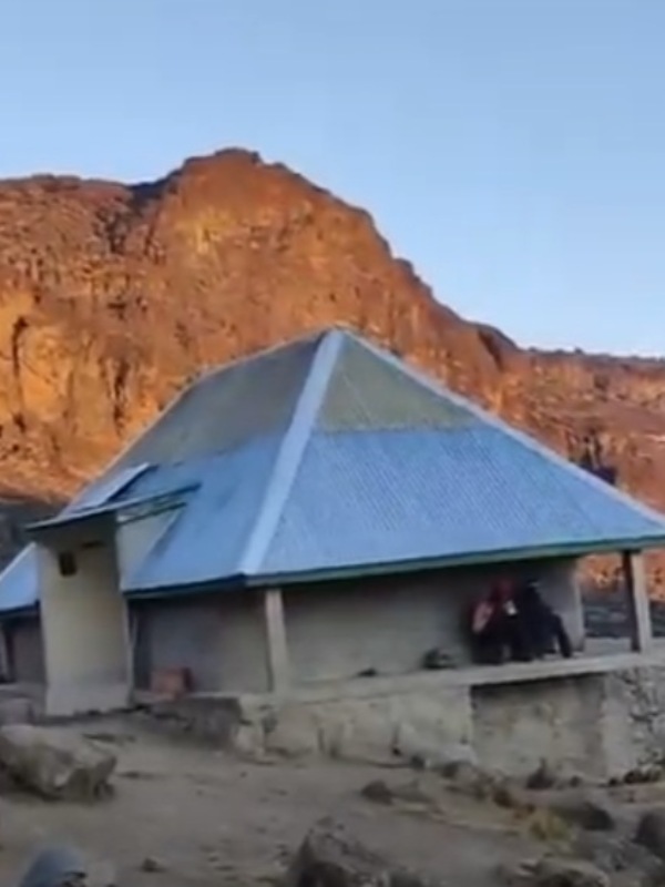 Barranco camp hut