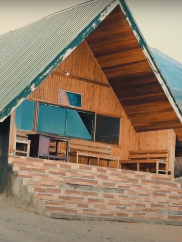 Kibo Hut Building